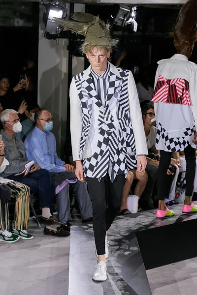 Look 29